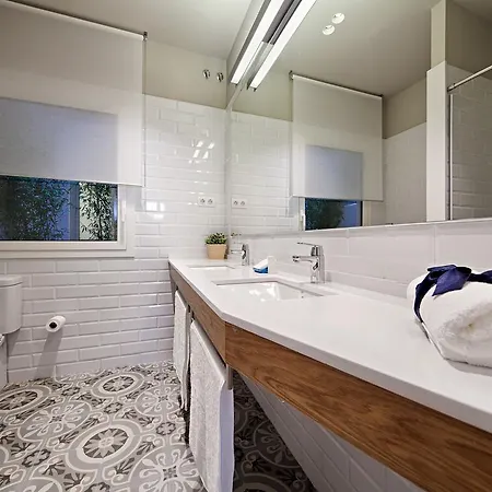 Habitat Plaza Apartment