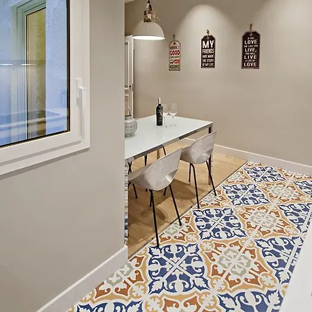 Apartment Habitat Plaza *