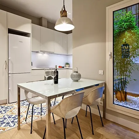 Habitat Plaza Apartment